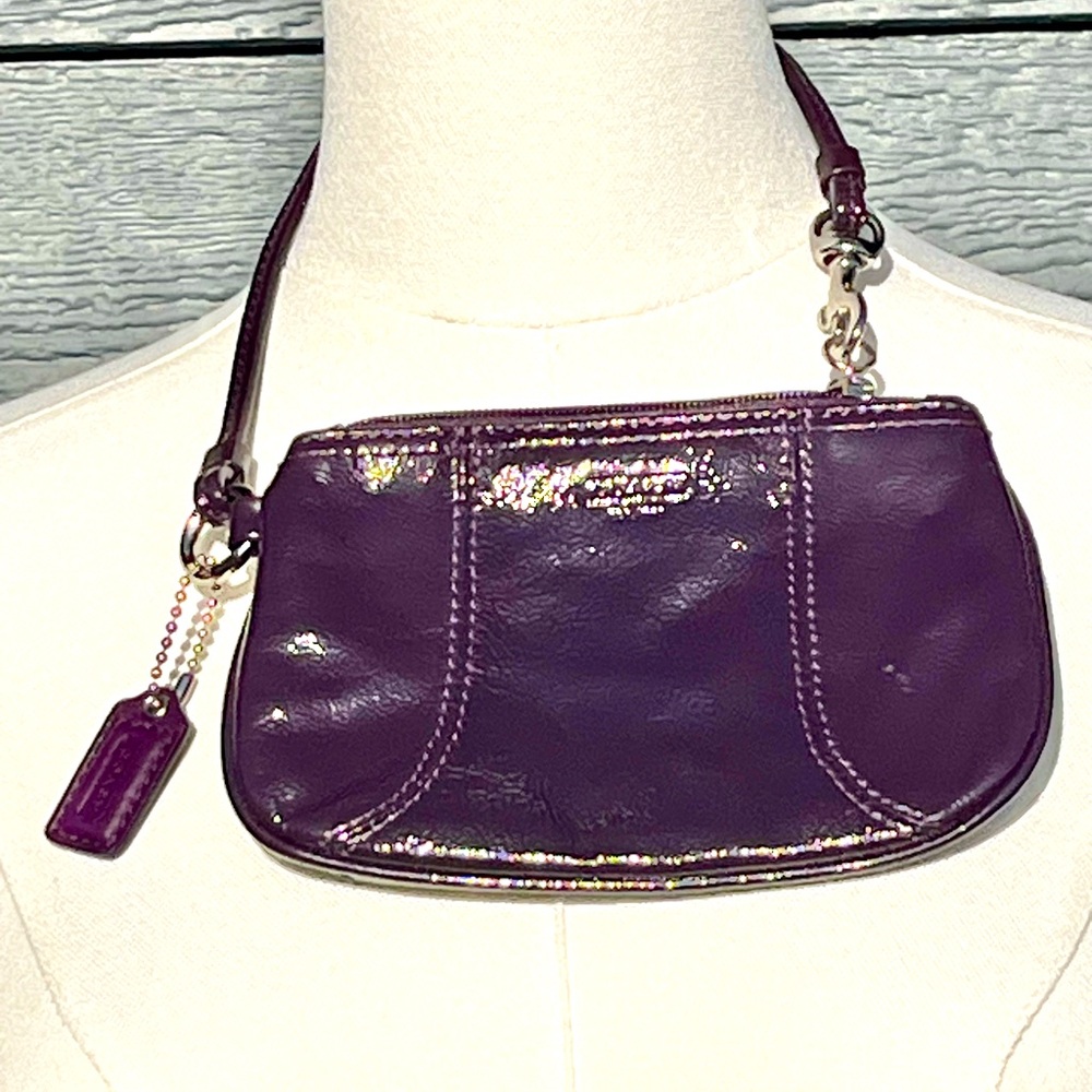Coach Y2K VINTAGE Purple Plum Patent Leather Wristlet - Picture 6 of 13